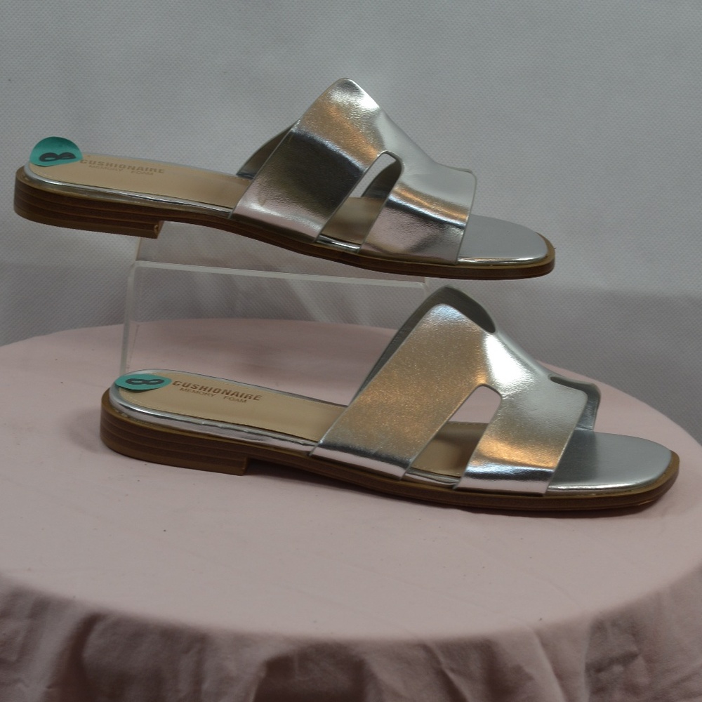 New Silver Sandals Sz 8 M Cushionaire NWOT